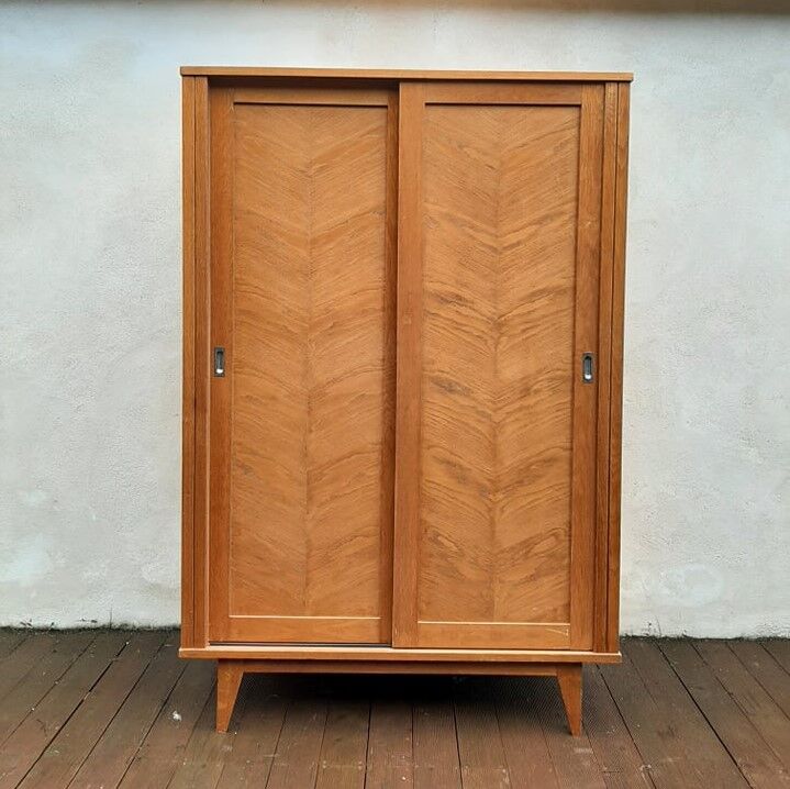 Compass foot cabinet