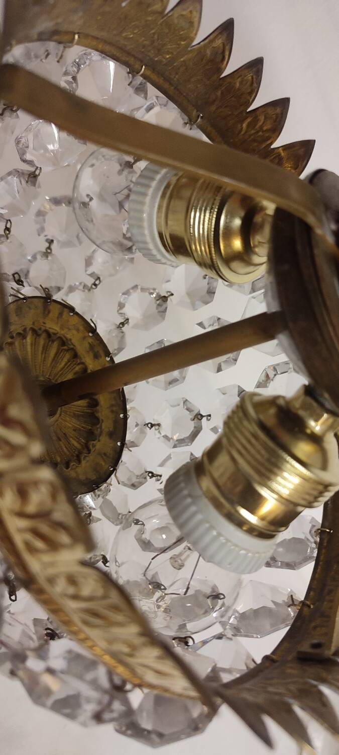 Plafonnier en cristal et laiton. Espagne, années 1950.