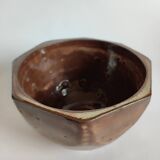 Stoneware bowl to identify