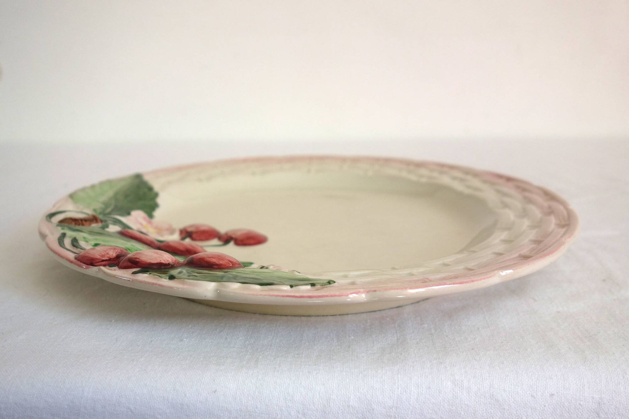 Cherry slip plate signed Francesco Guarino, 1970s
