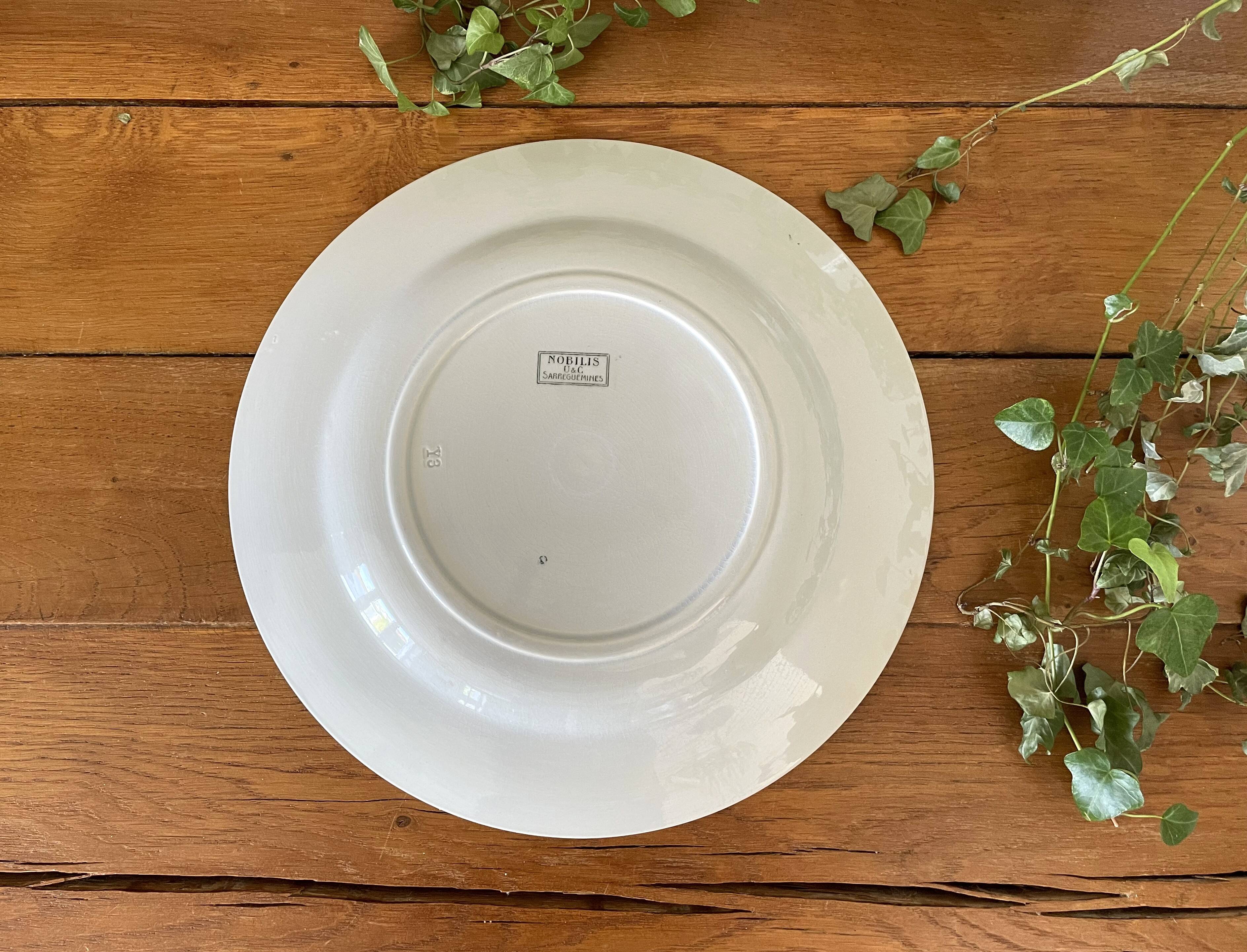 Antique serving platter in Sarreguemines earthenware.
