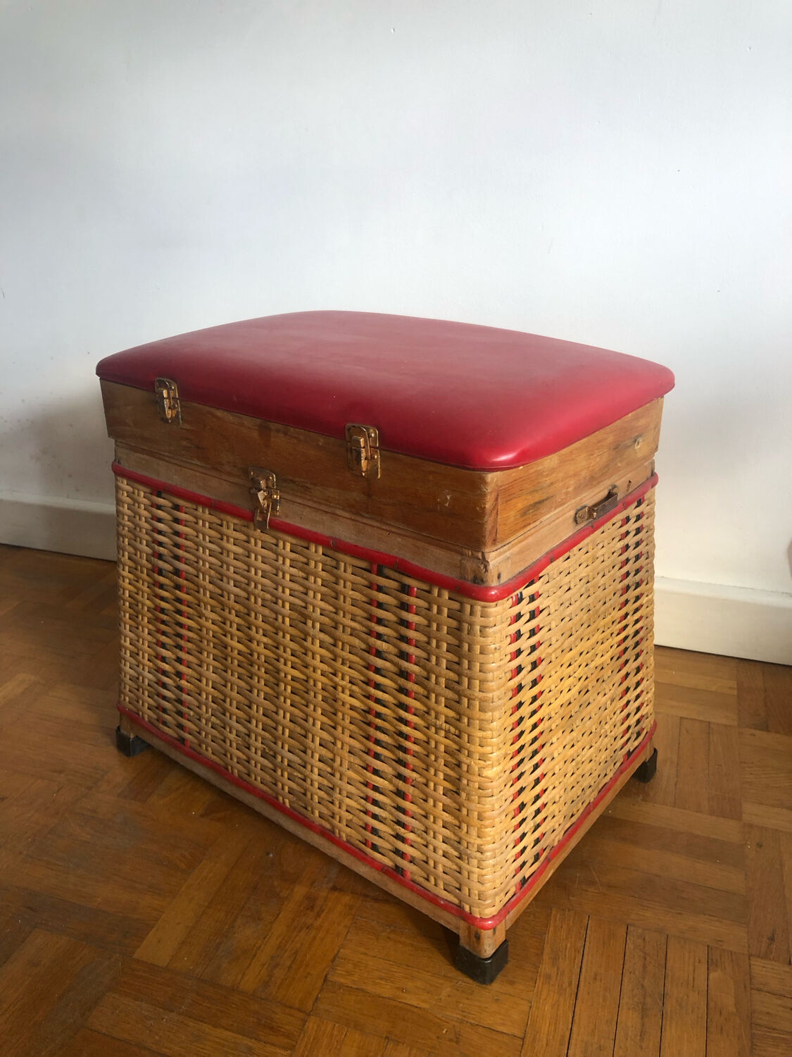 Rattan chest stool