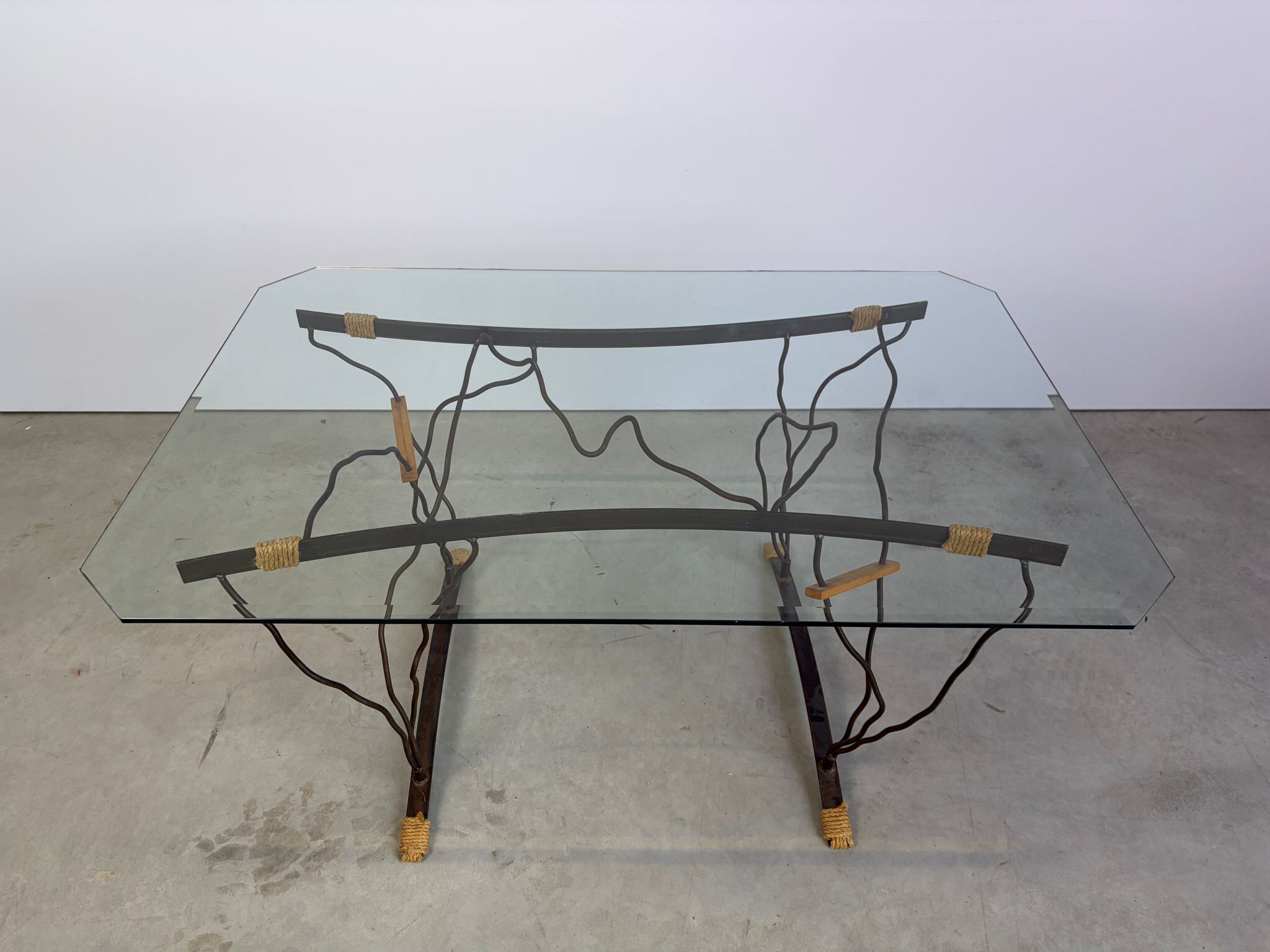 Table à manger vintage en fer forgé et verre, années 1970