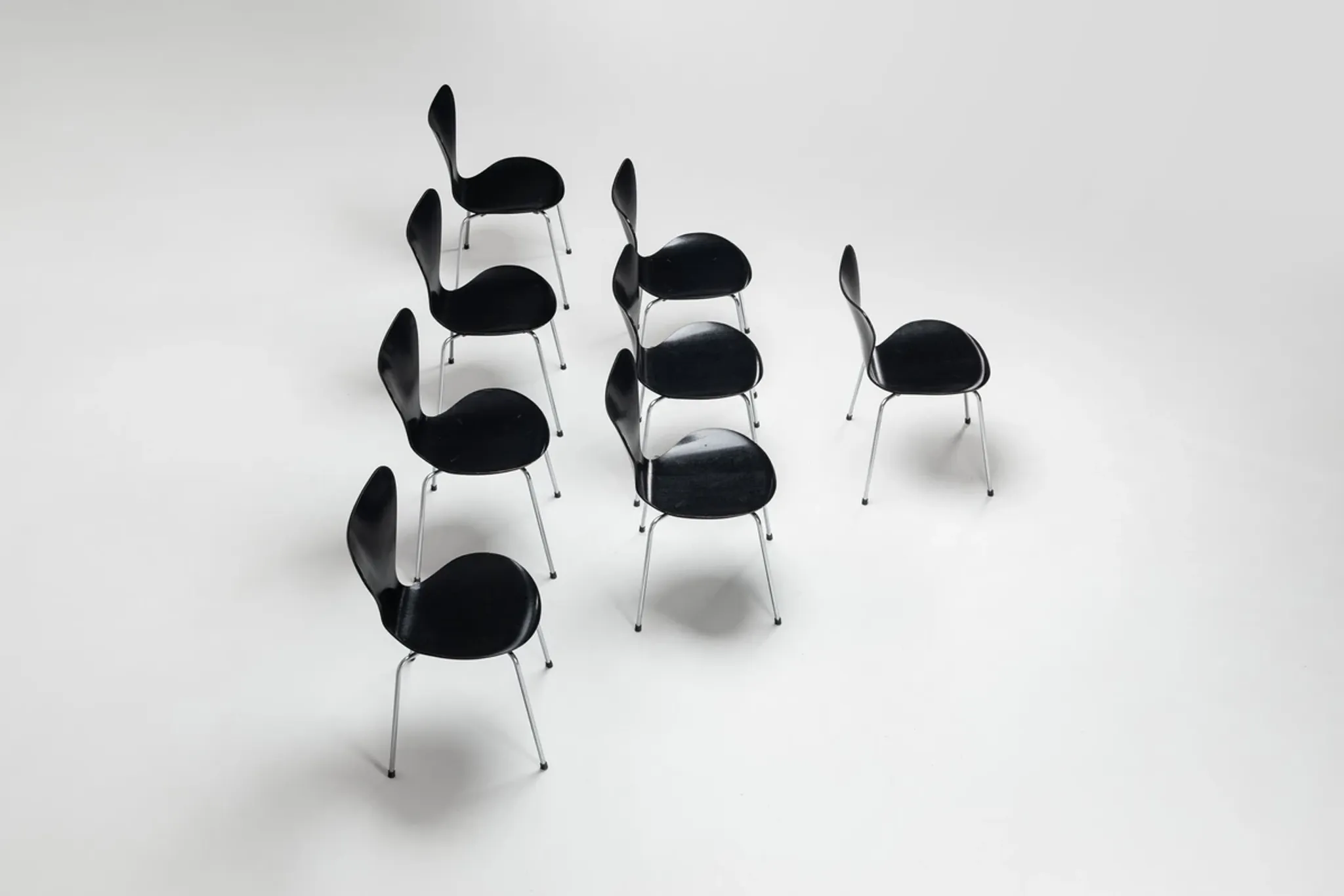 Arne Jacobsen set of eight 3107 Butterfly dining chairs Fritz Hansen Denmark 1967