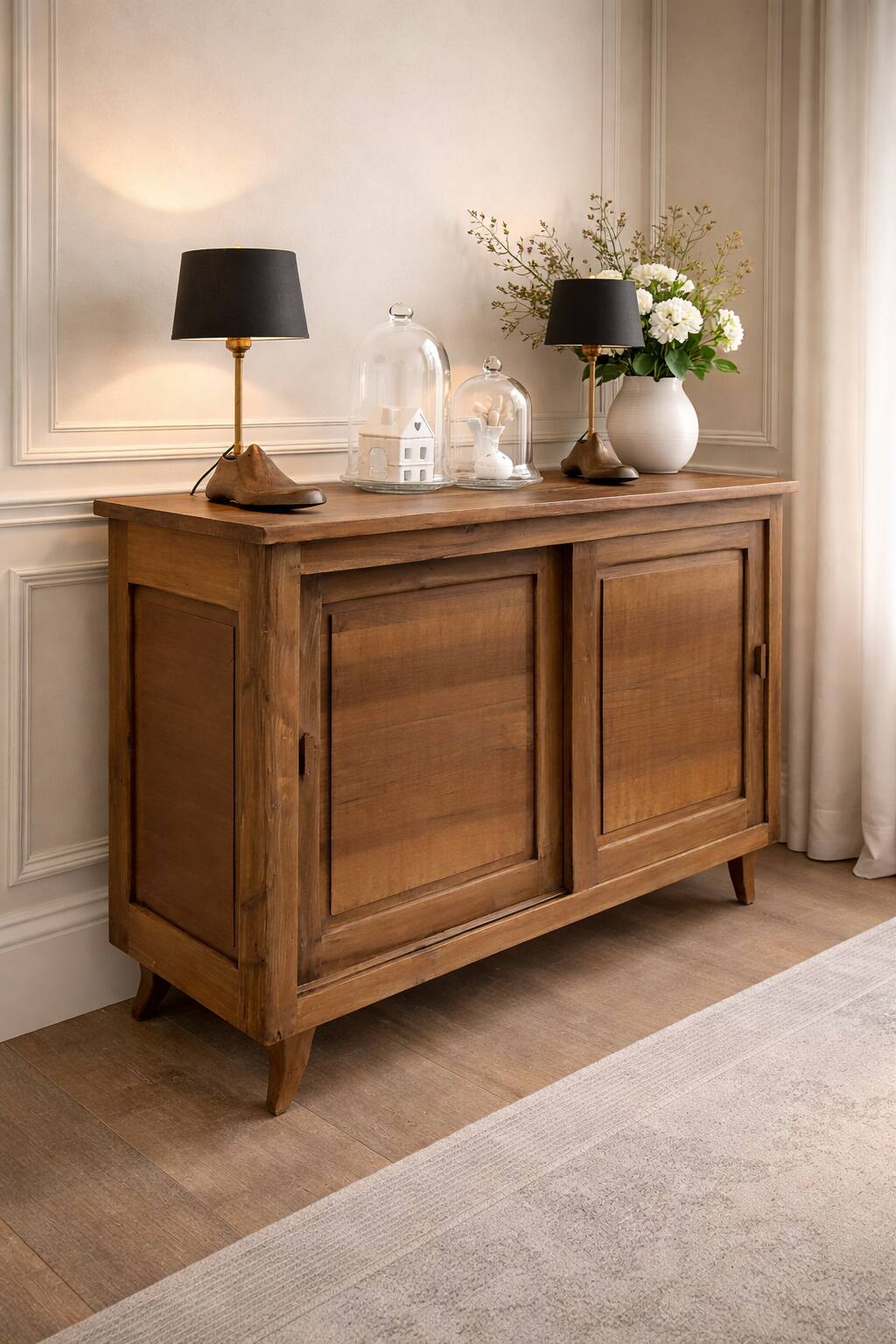 Vintage wooden buffet with a waxed finish, 2 sliding doors.