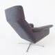 Fauteuil Kaufeld Siesta 62  grise avec pouf par Jacques Brule
