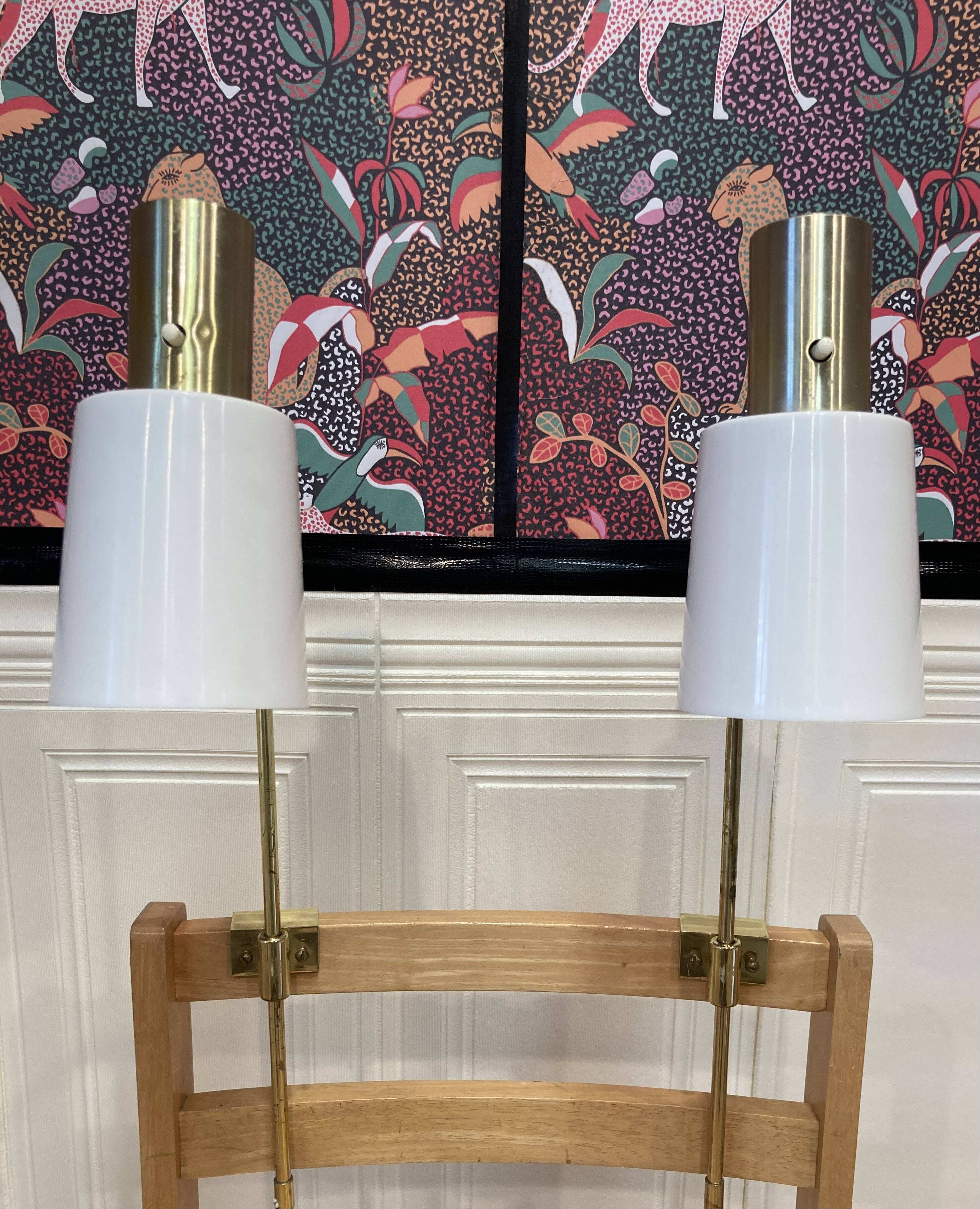Paire de grandes lampes modulables industrielles 1950.