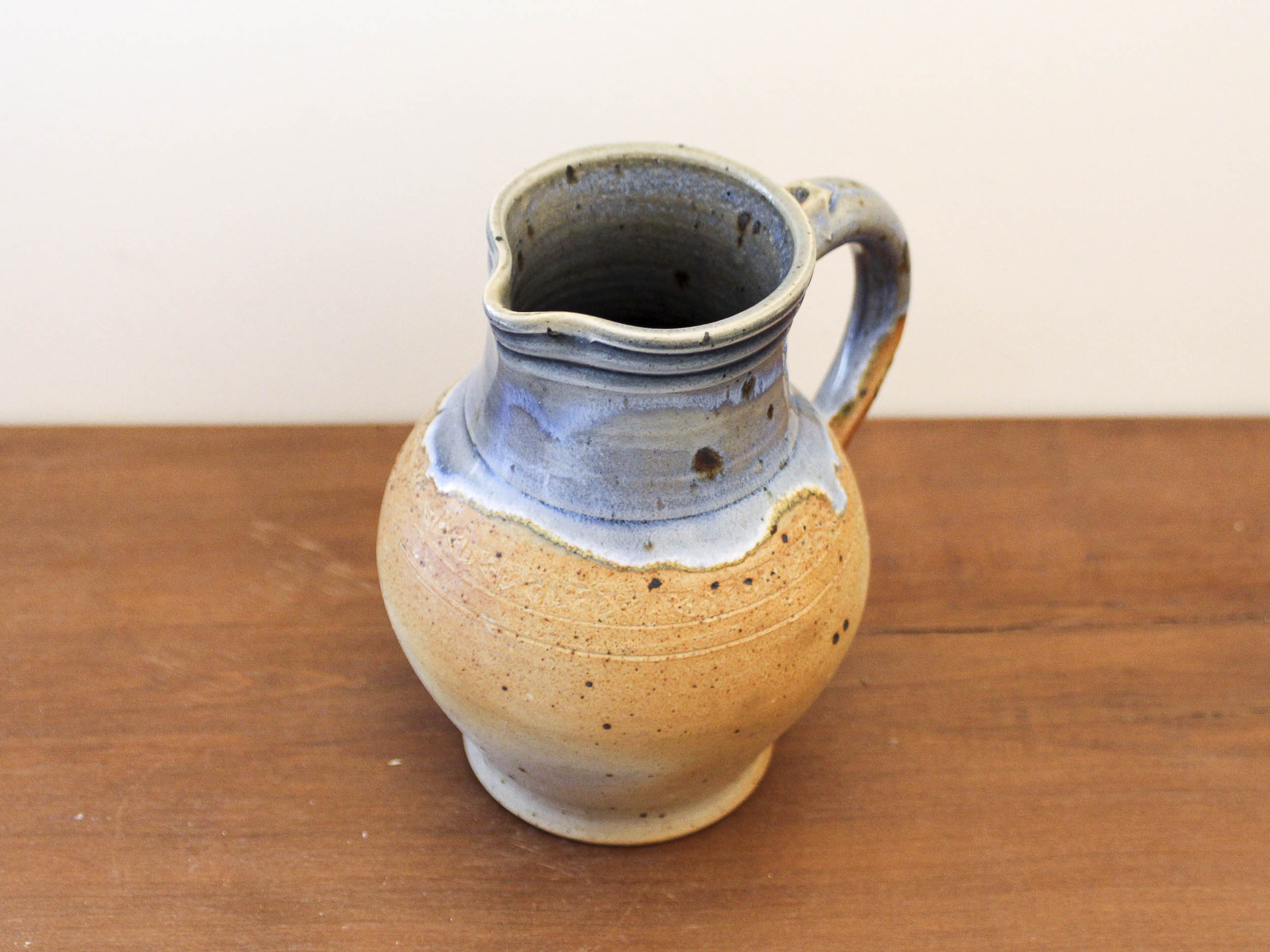 Sandstone pitcher from Puisaye Sabine Seguin Karakos