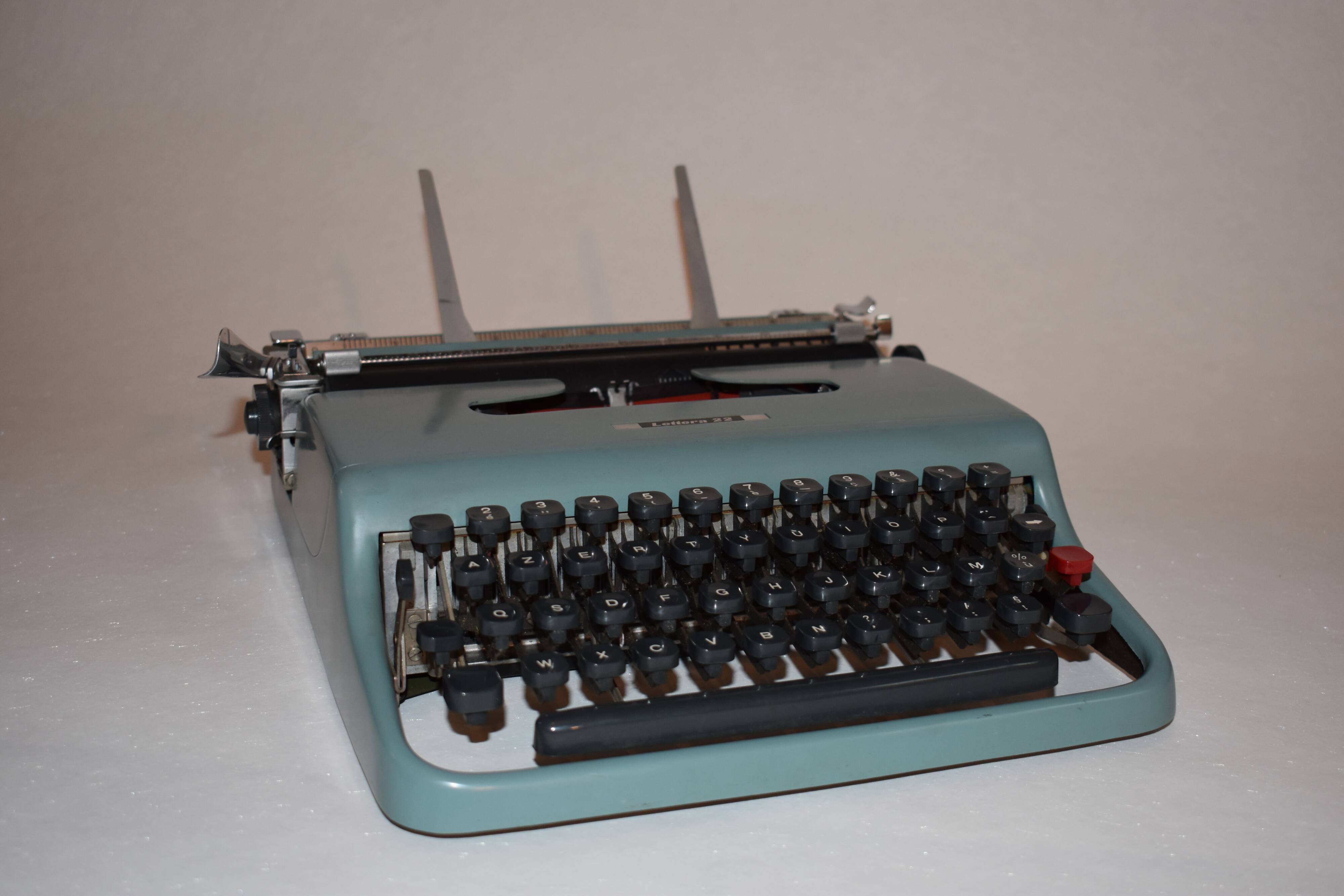 Olivetti Lettera 22 typewriter