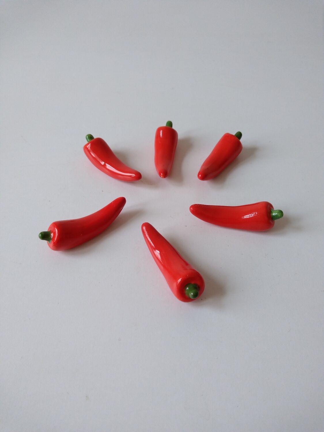 Set of 6 ceramic red pepper knife holders