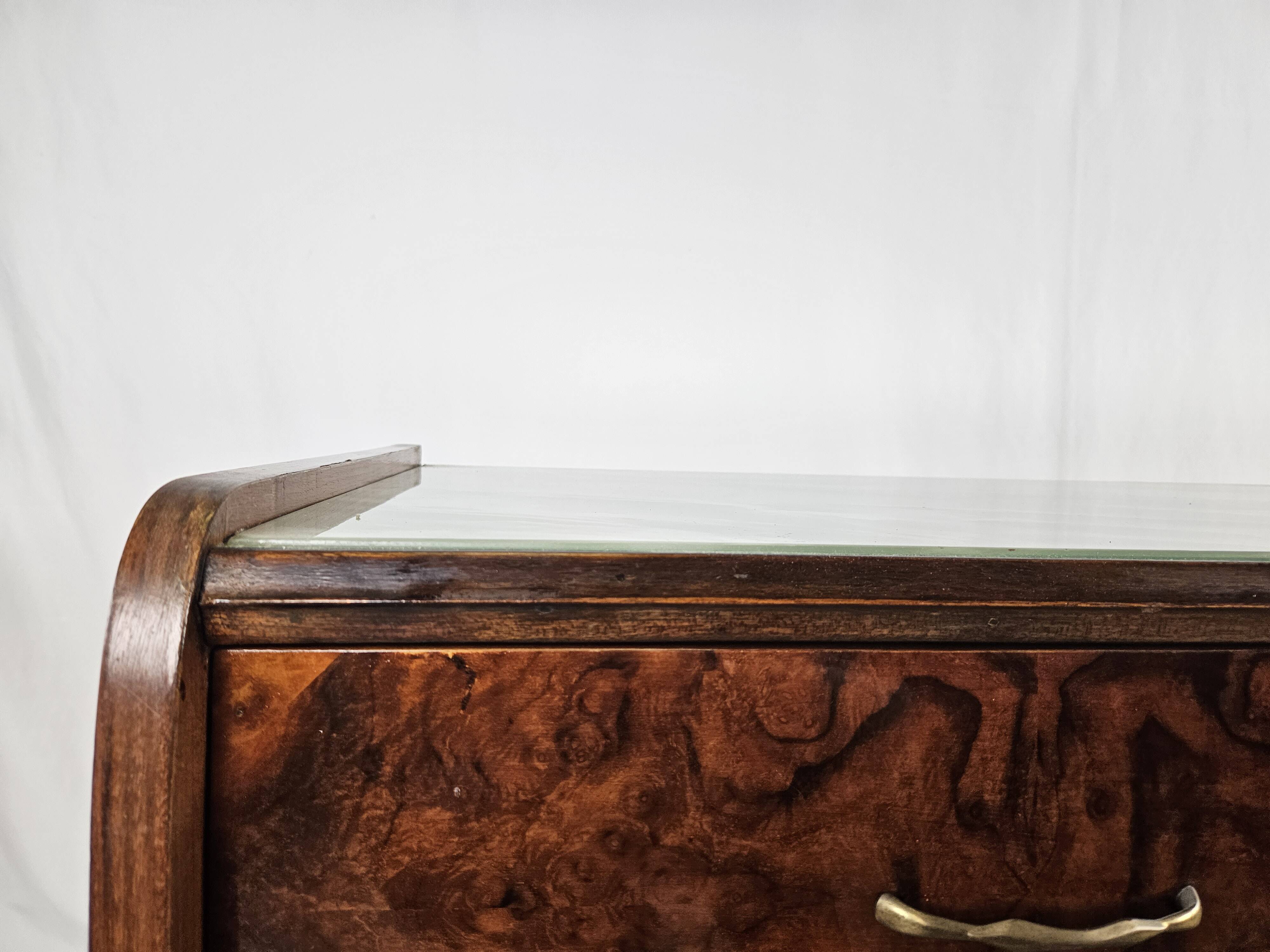 Commode des années 1960 avec verre et six tiroirs