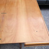 Uplifting coffee table