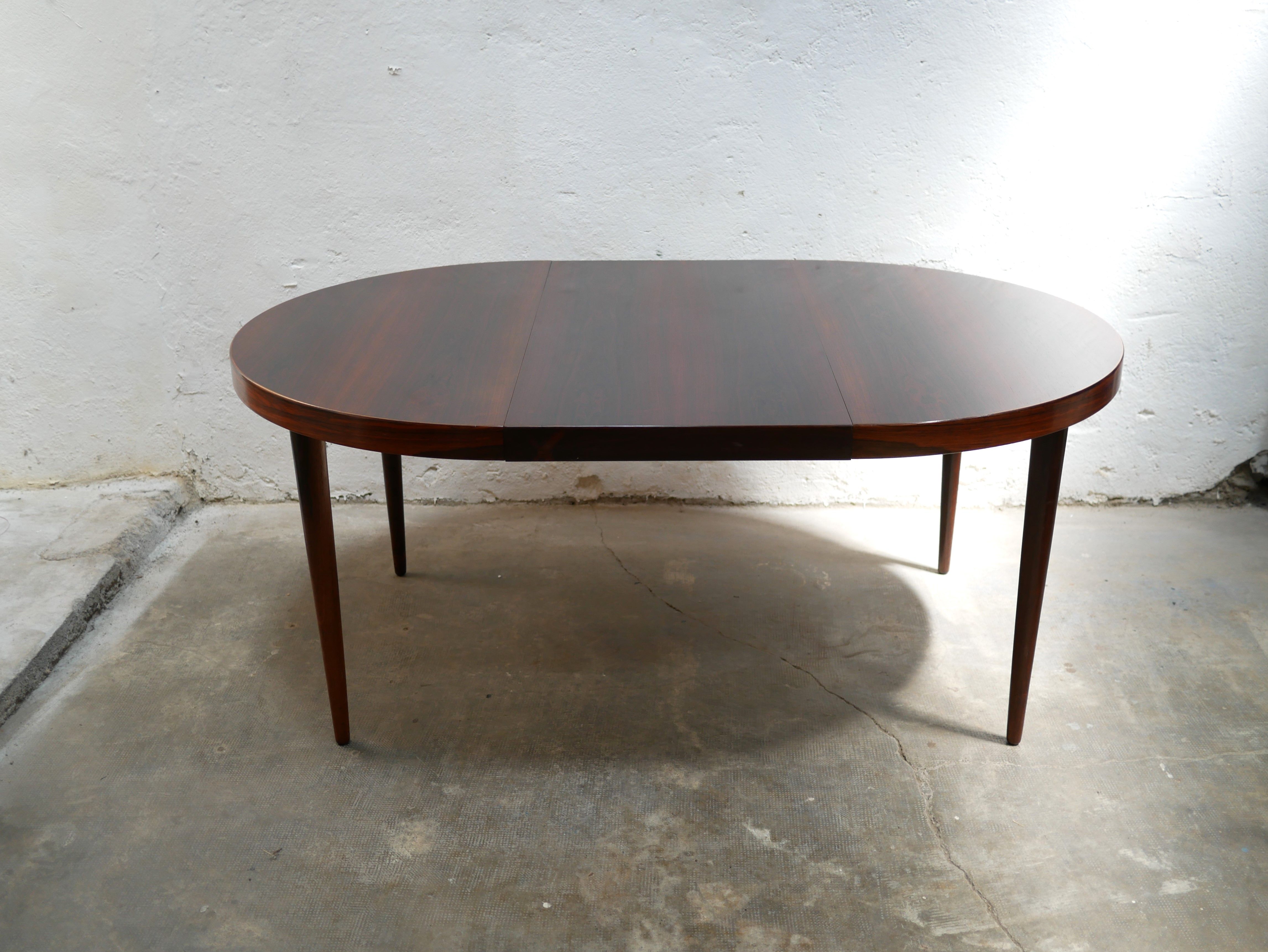 Vintage rosewood extendable Scandinavian round table by Kai Kristiansen for Skovmand and Anders