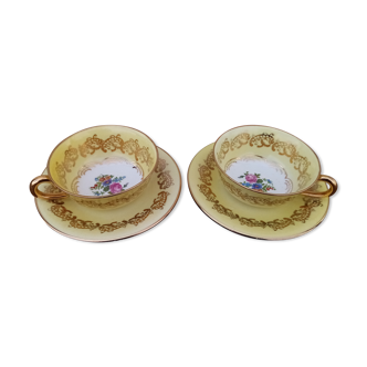 2 tea cups