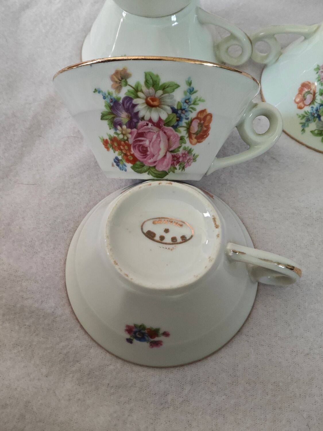Tea cups