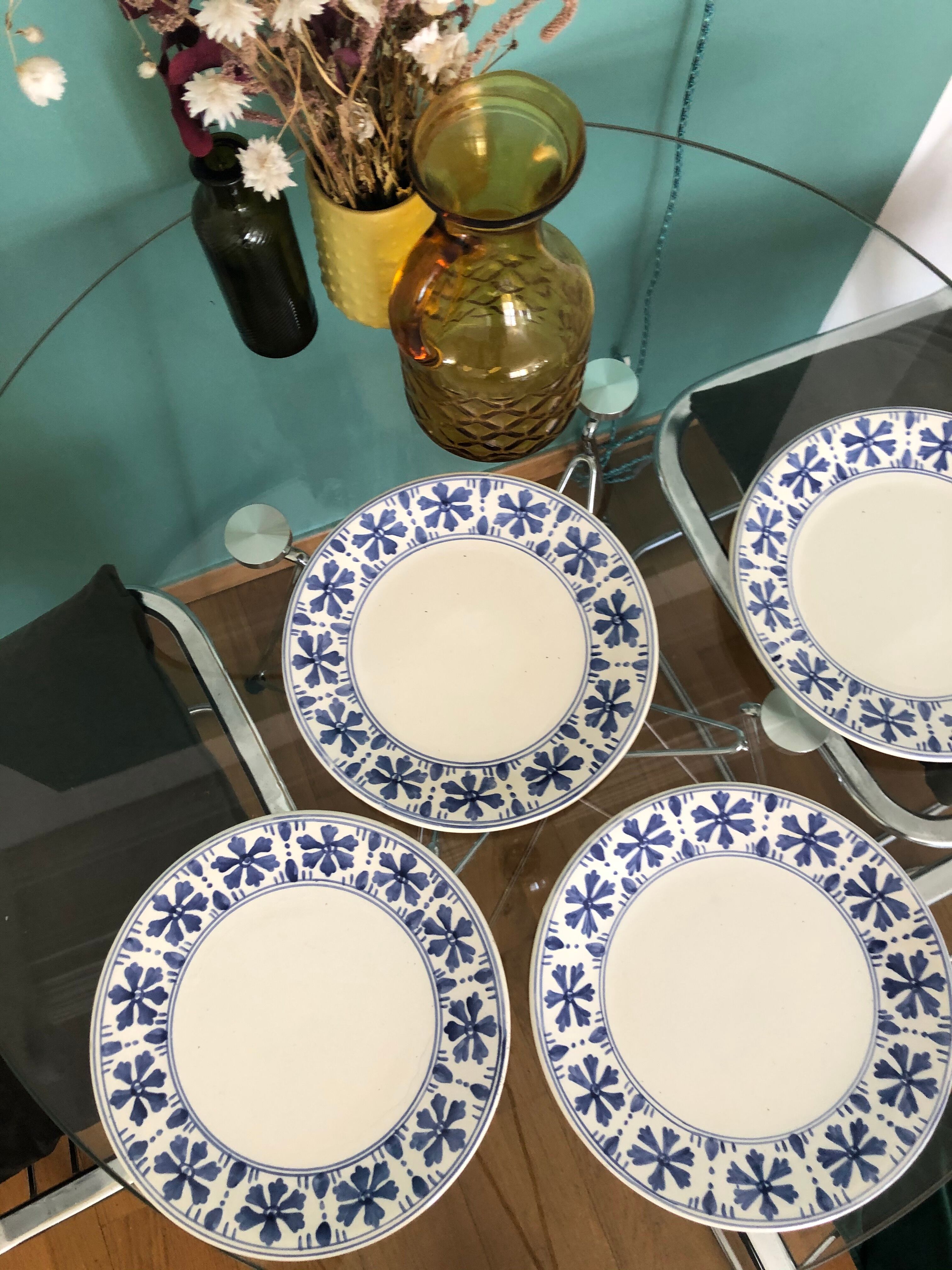 Lot of 4 vintage ceramic plates