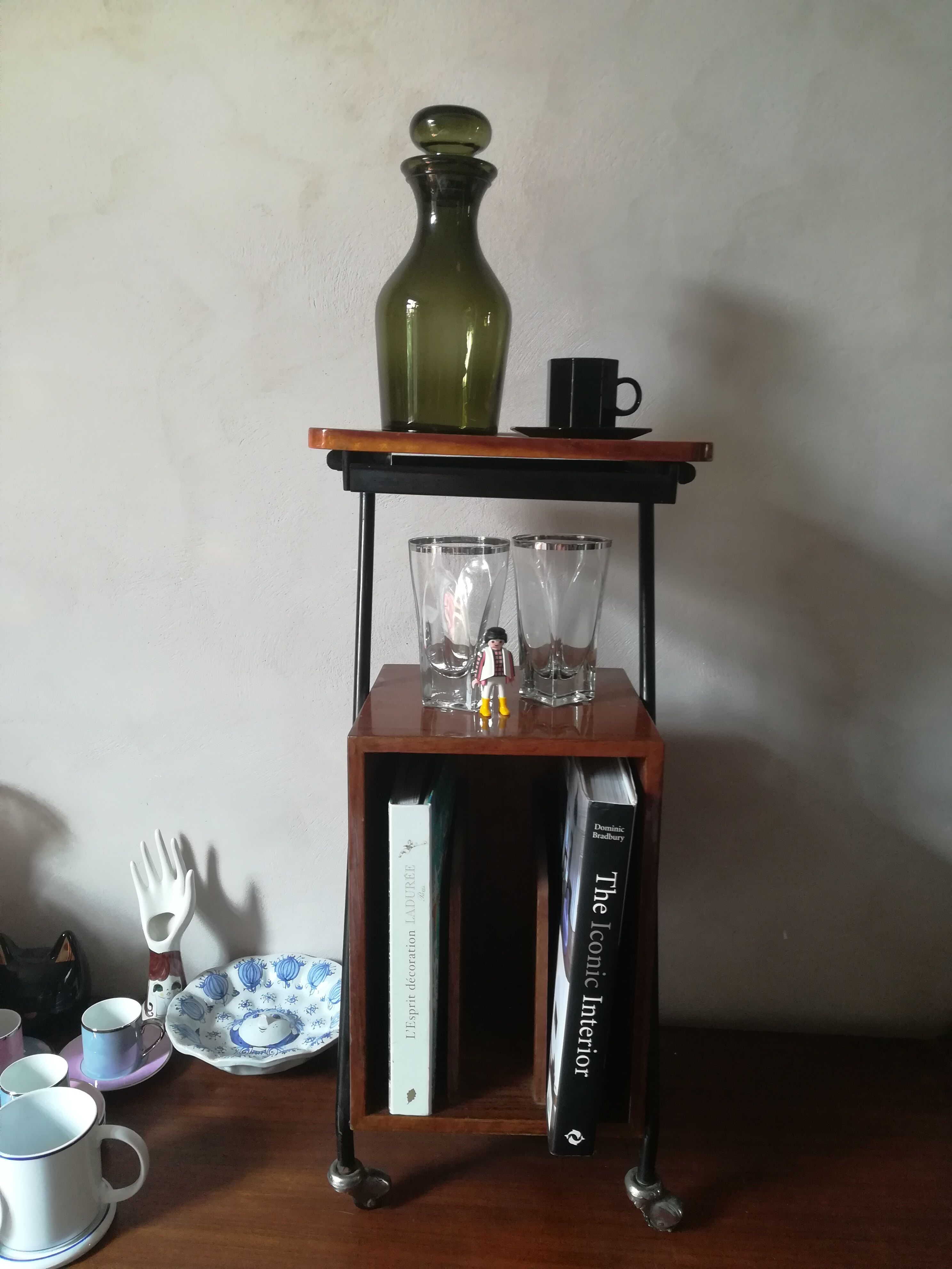 Modernist dessert on wheels