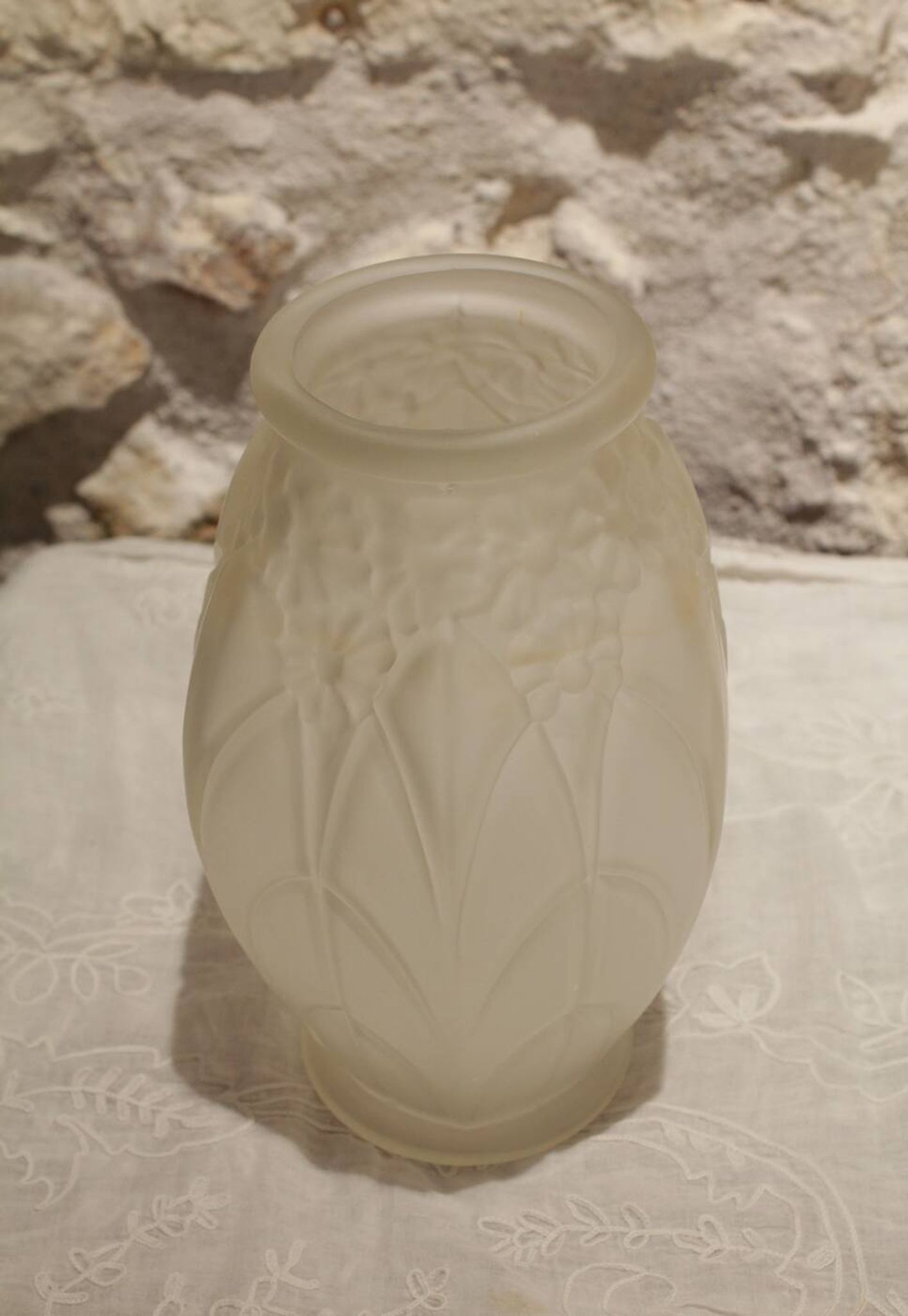 Art Deco molded and satin-finished glass vase, circa 1930