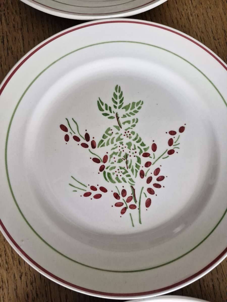 Antique service – KG Lunéville – 12 plates with red & green floral decoration