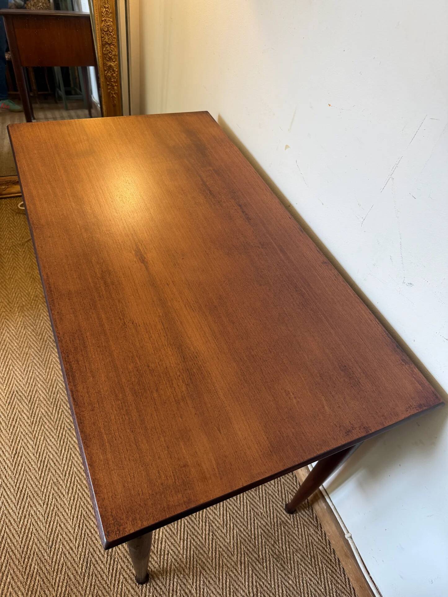 Bureau vintage style scandinave pieds fuselés