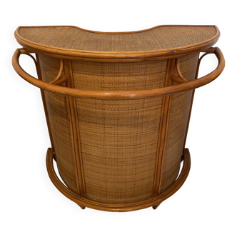 Wicker bar counter