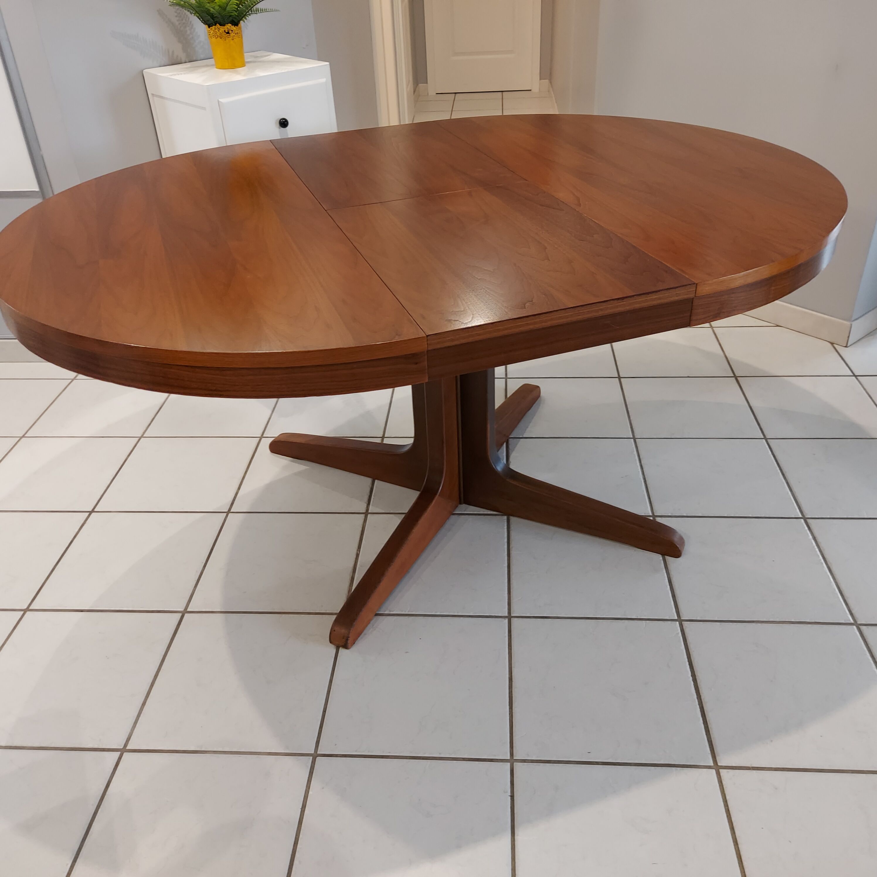 Vintage Baumann extendable table 1970s