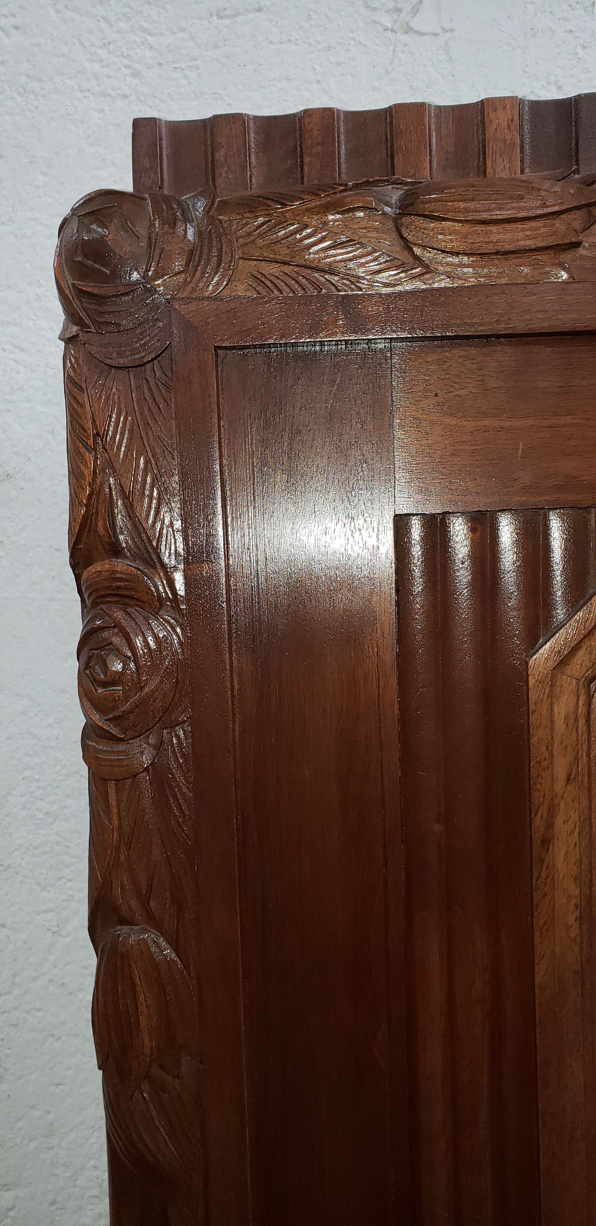 Psychedelic hairdresser art deco solid wood