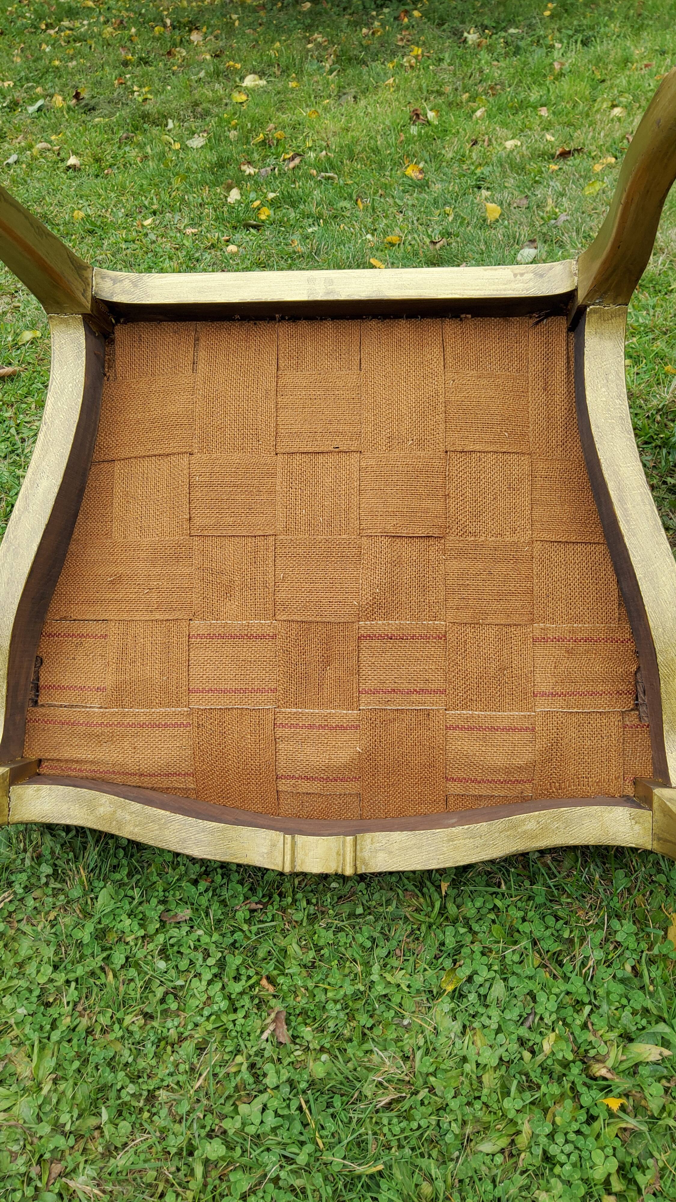 Paire de fauteuils XIXième siècle à la reine de style Louis XV bois doré