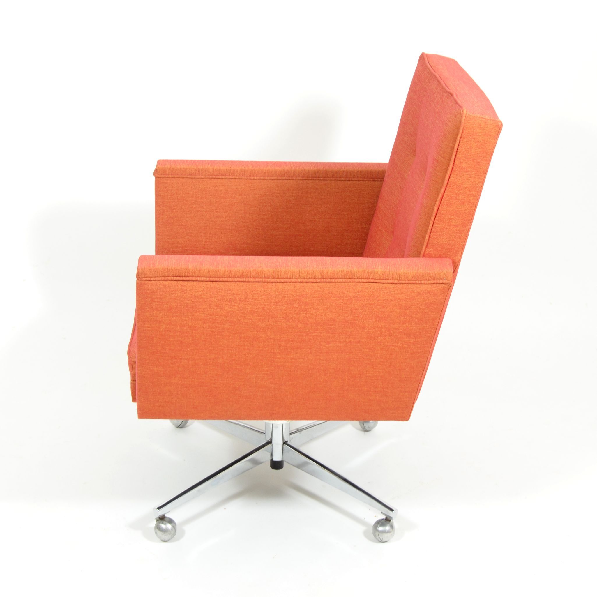 1970s swivel armchair on metal leg