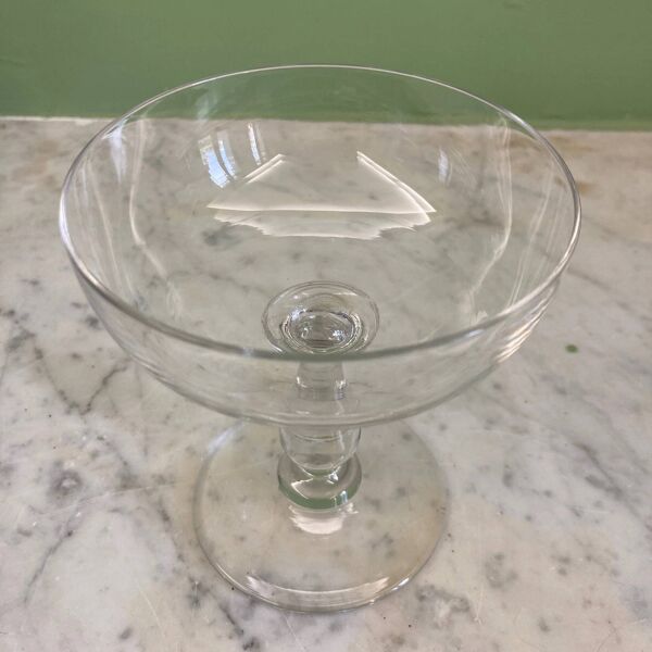 4 coupes à champagne Baccarat cristal uni forme gondole