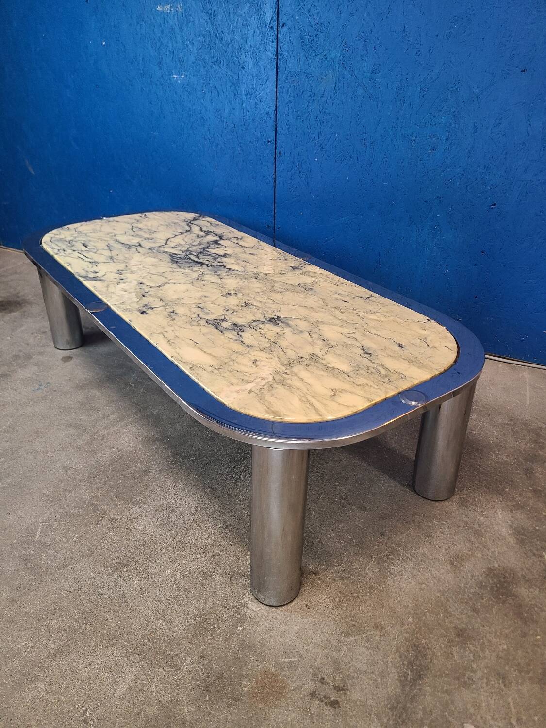 Italian design coffee table from the 70s, marble and chrome