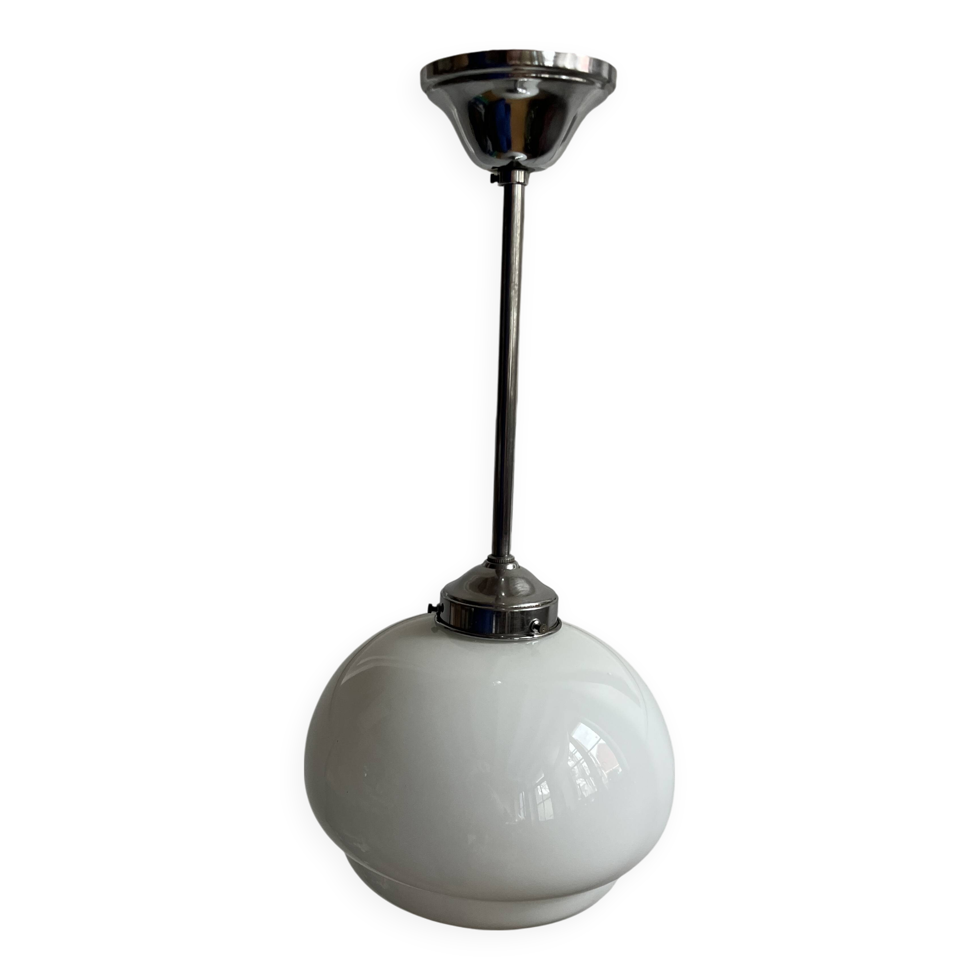 Opaline suspension