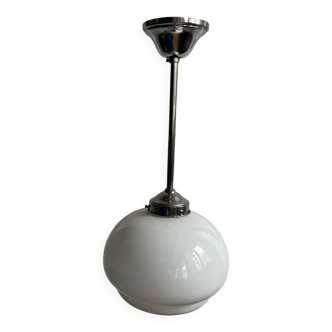 Opaline suspension