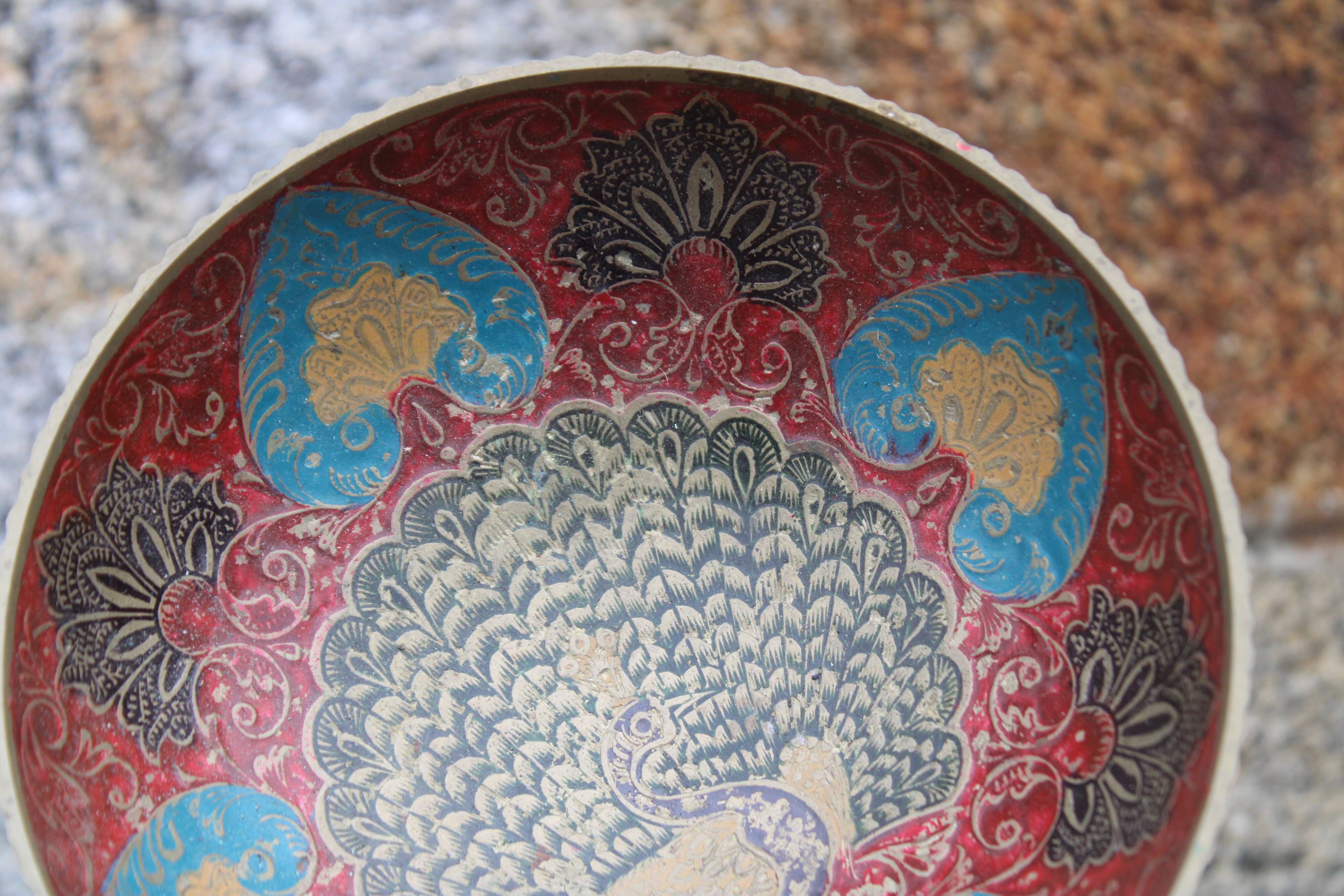 Decorative bowl in hammered brass, oriental style
