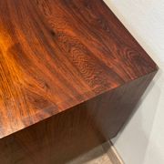 Meuble bas scandinave en palissandre de Rio