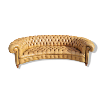 Circular chesterfield sofa