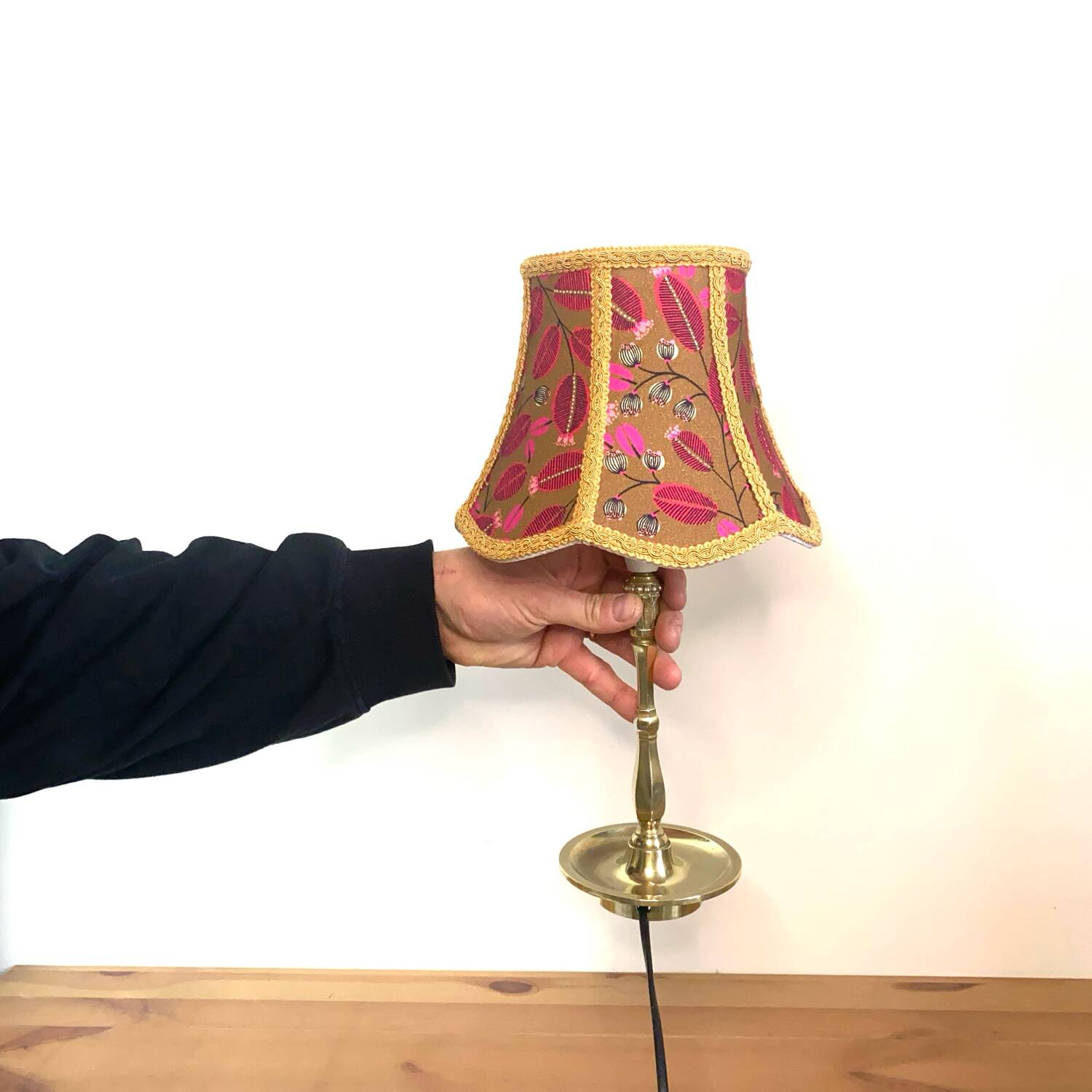 Upcycled vintage lamp - pink lifestyle