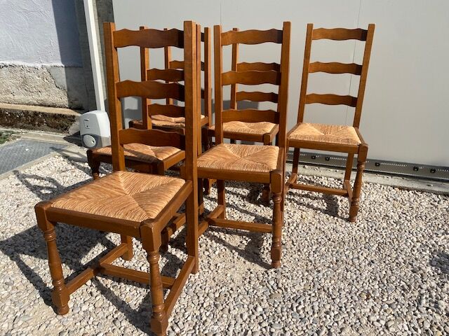 Set of 6 wooden and straw chairs