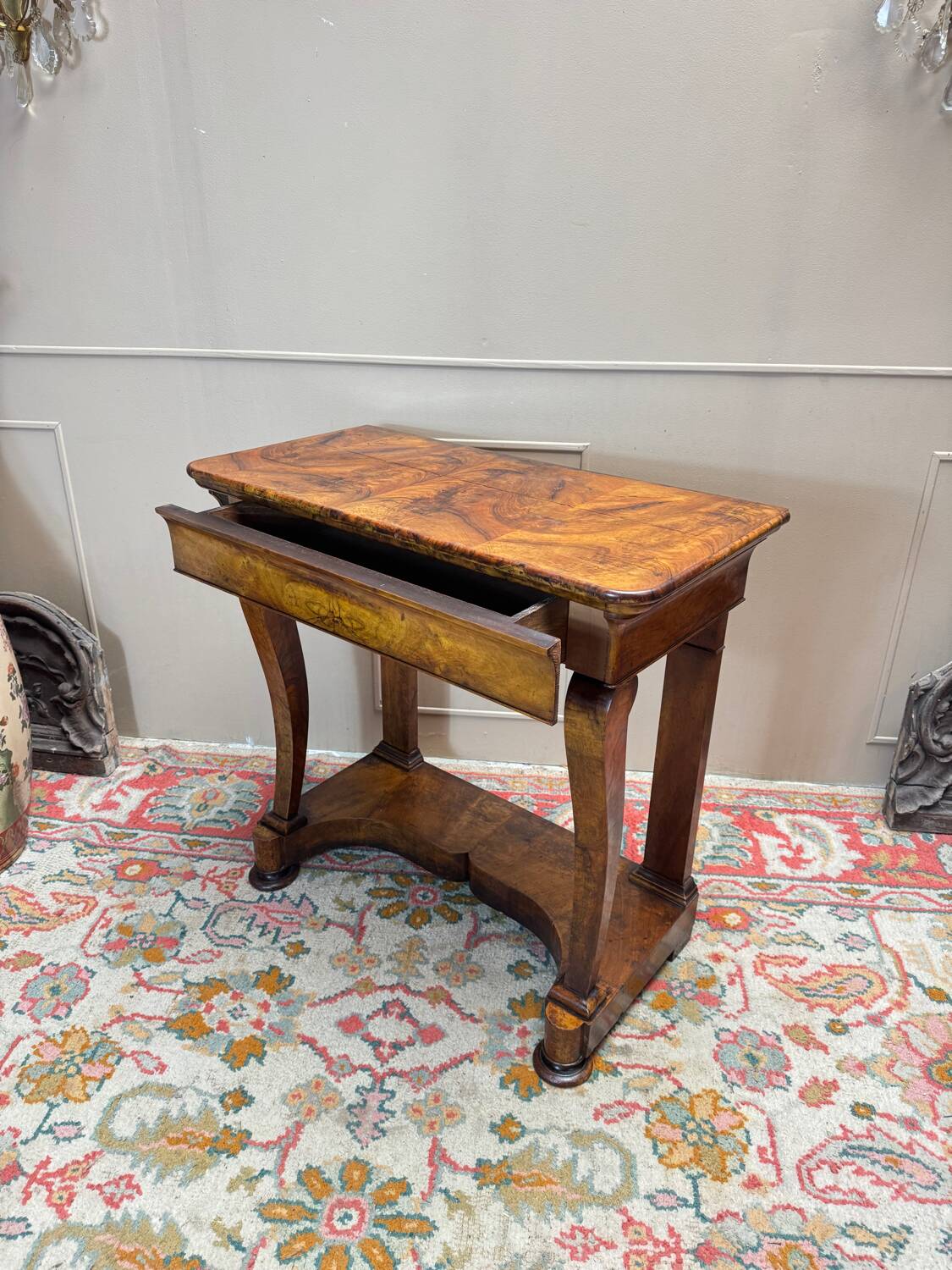 Console in flamed walnut from the louis philippe period, 19th century