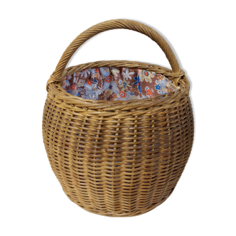 Wicker ball basket