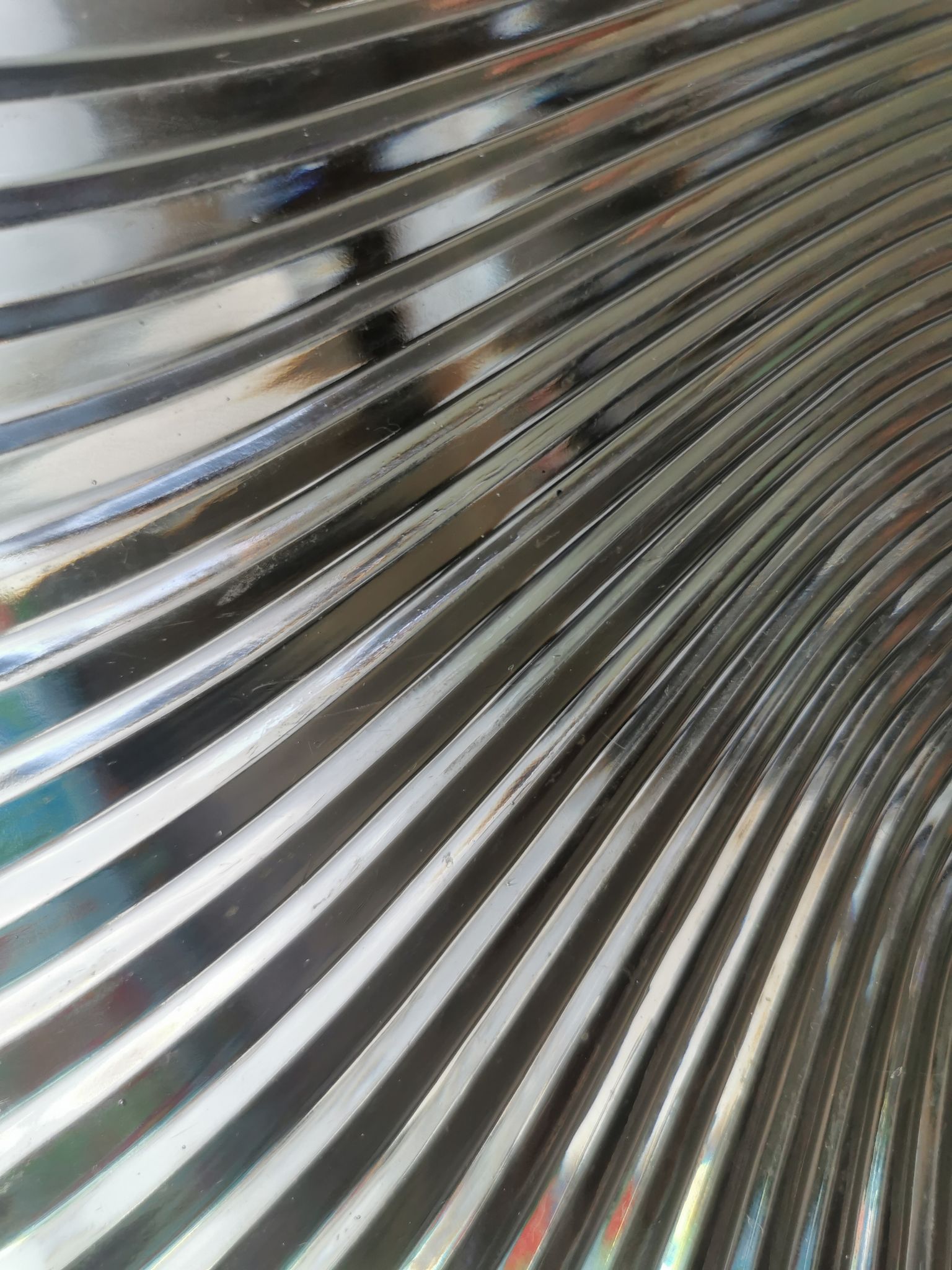 Striated glass cut