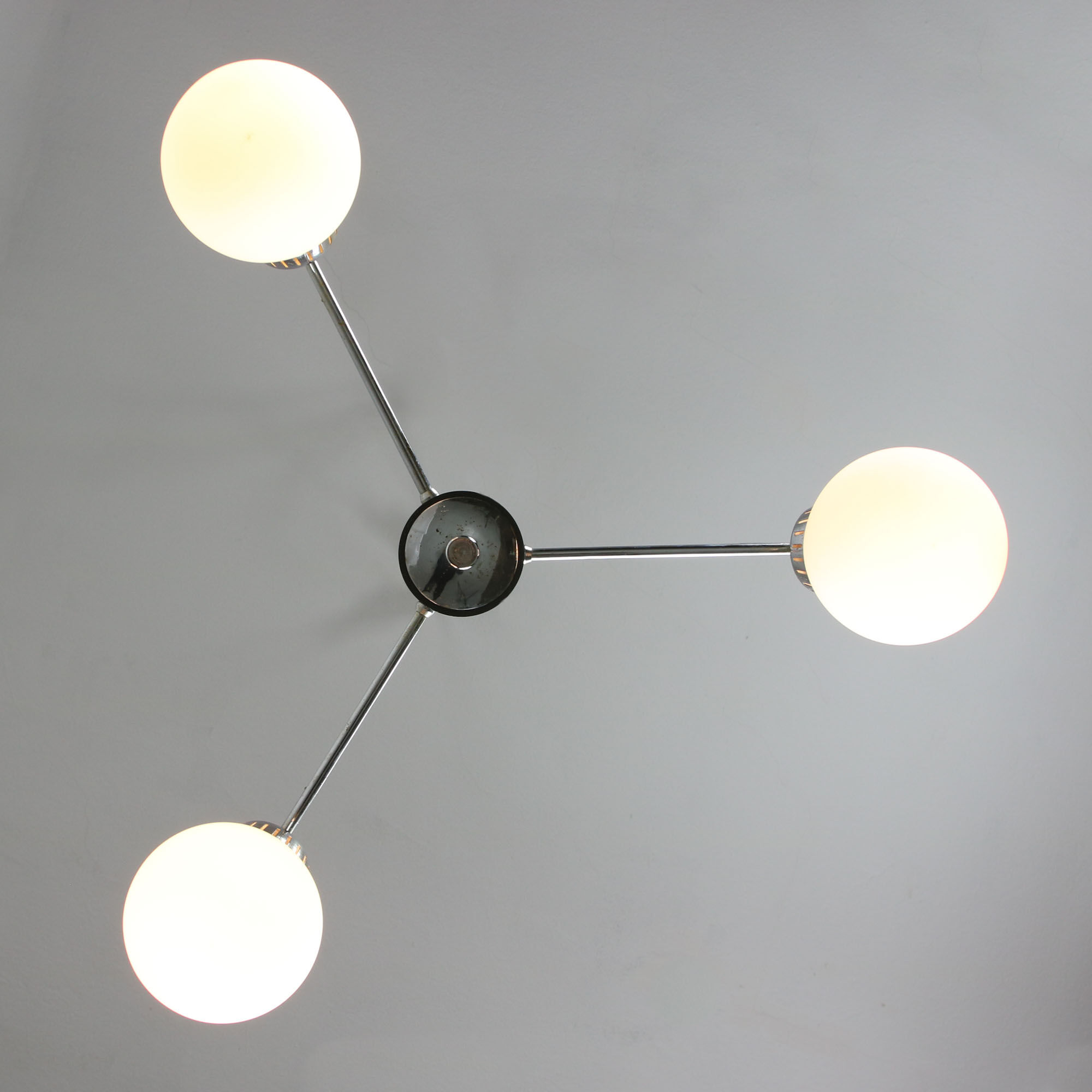 Lustre italien à 3 bras chromé et opaline