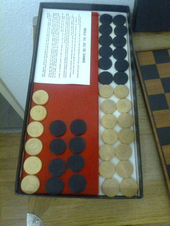 jeu de dames vintage (damier et pions) dans son coffret, marque Rachez