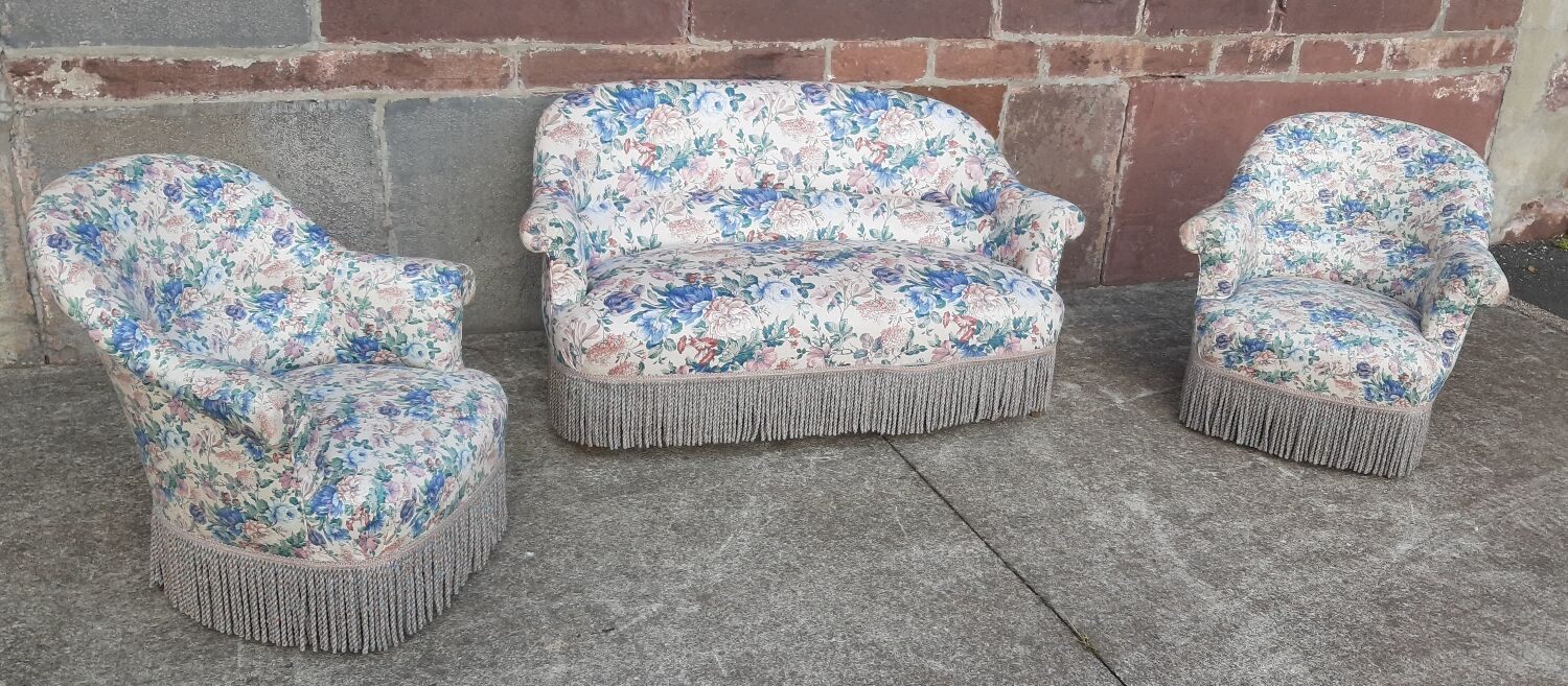 Toad sofa
