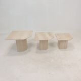 Set de 3 tables basses ou d’appoint en travertin italien, années 1980