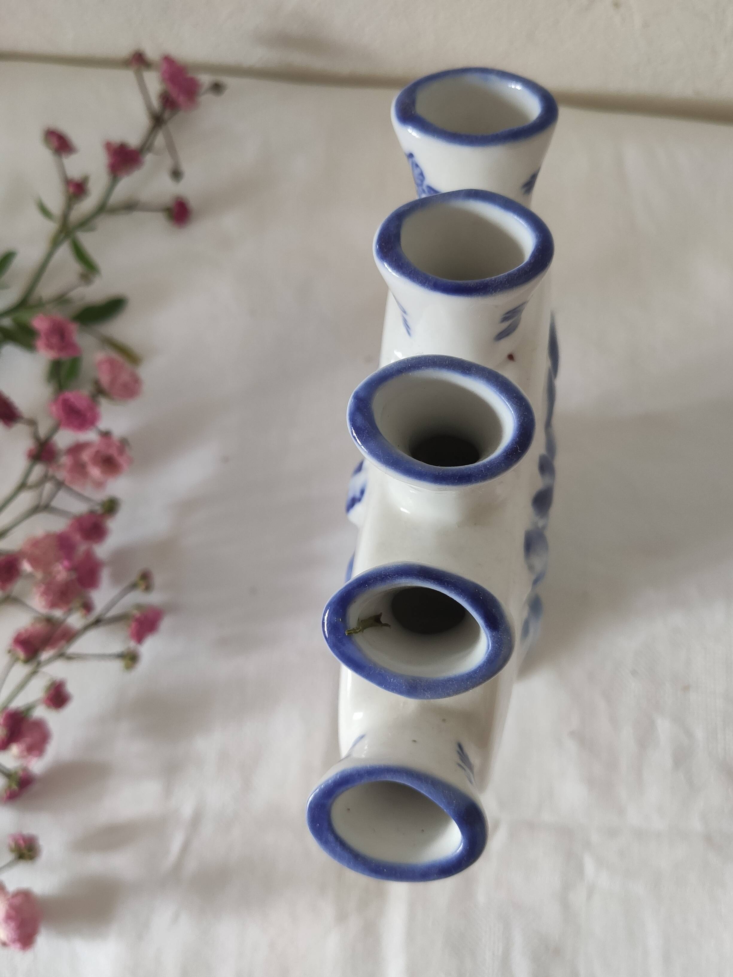 Tulip vase, Delftware