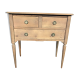 Louis XVI-style dresser erased