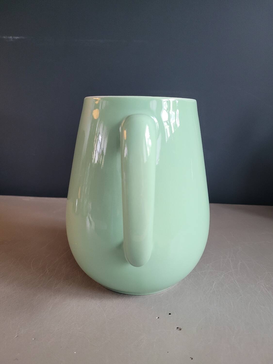 Pichet à eau en porcelaine