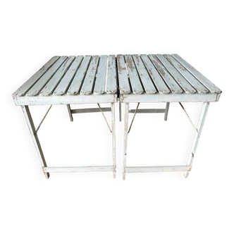 Folding table