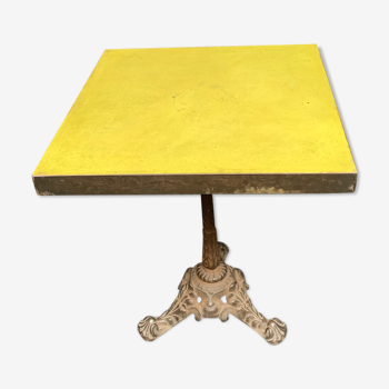 Table de bistrot carrée époque 1950